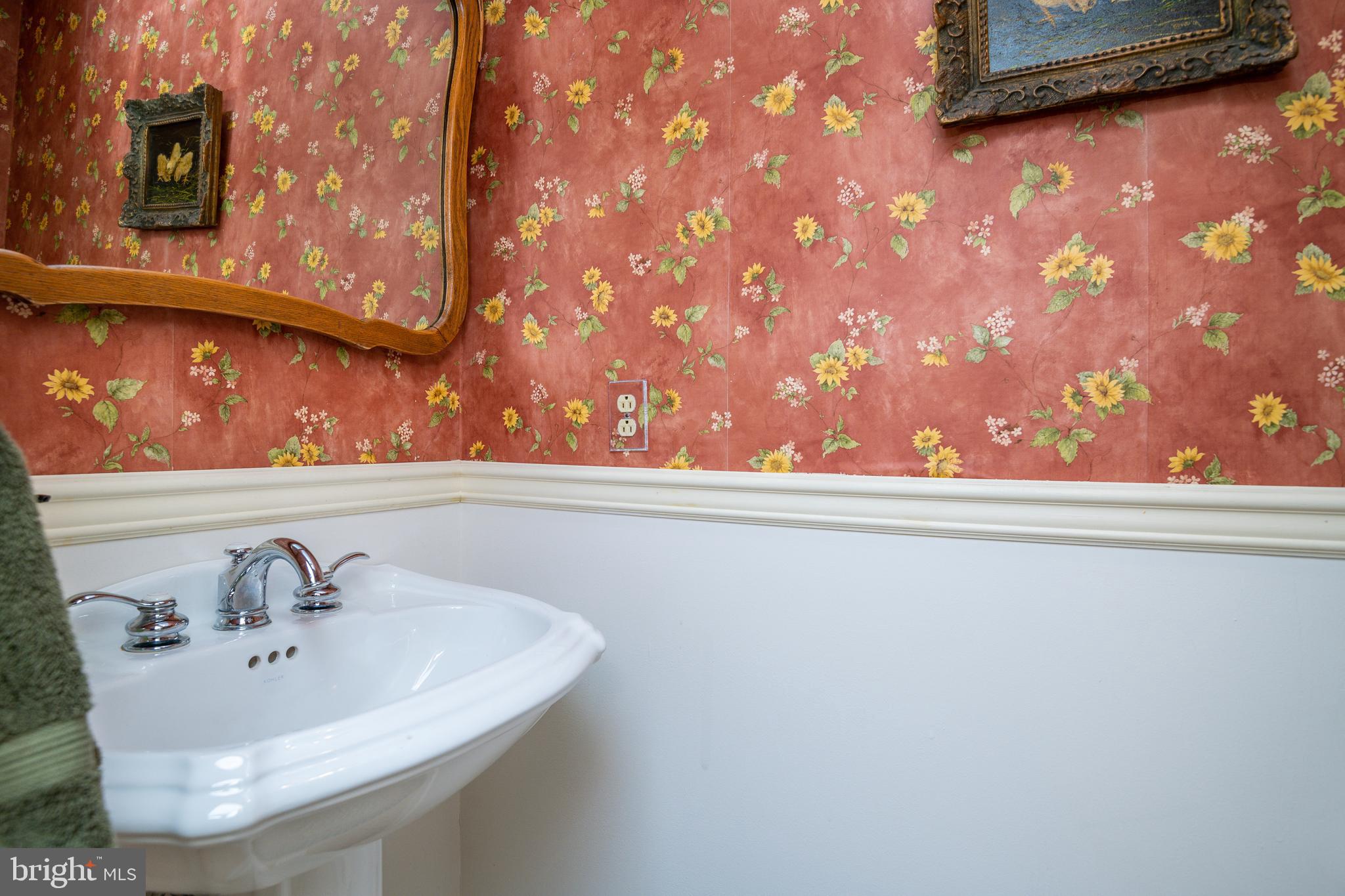 120 Kist Hill Road Kempton, PA 19529 - Photo 38 of 73 1st Floor Half Bath