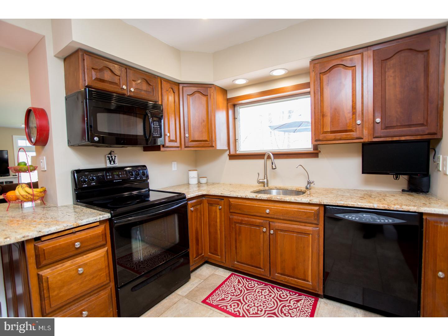 137 Edison Furlong Road Doylestown, PA 18901 - Photo 9 of 25 Kitchen