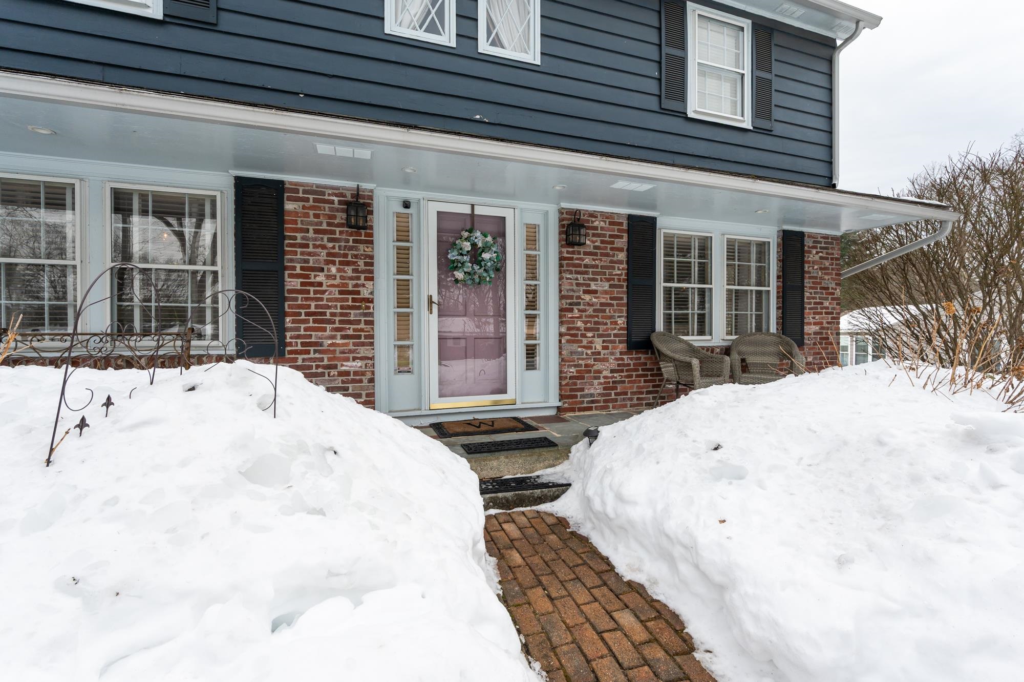 51 Farmington Road Nashua, NH 03060 - Photo 3 of 35 Gallery Image 3