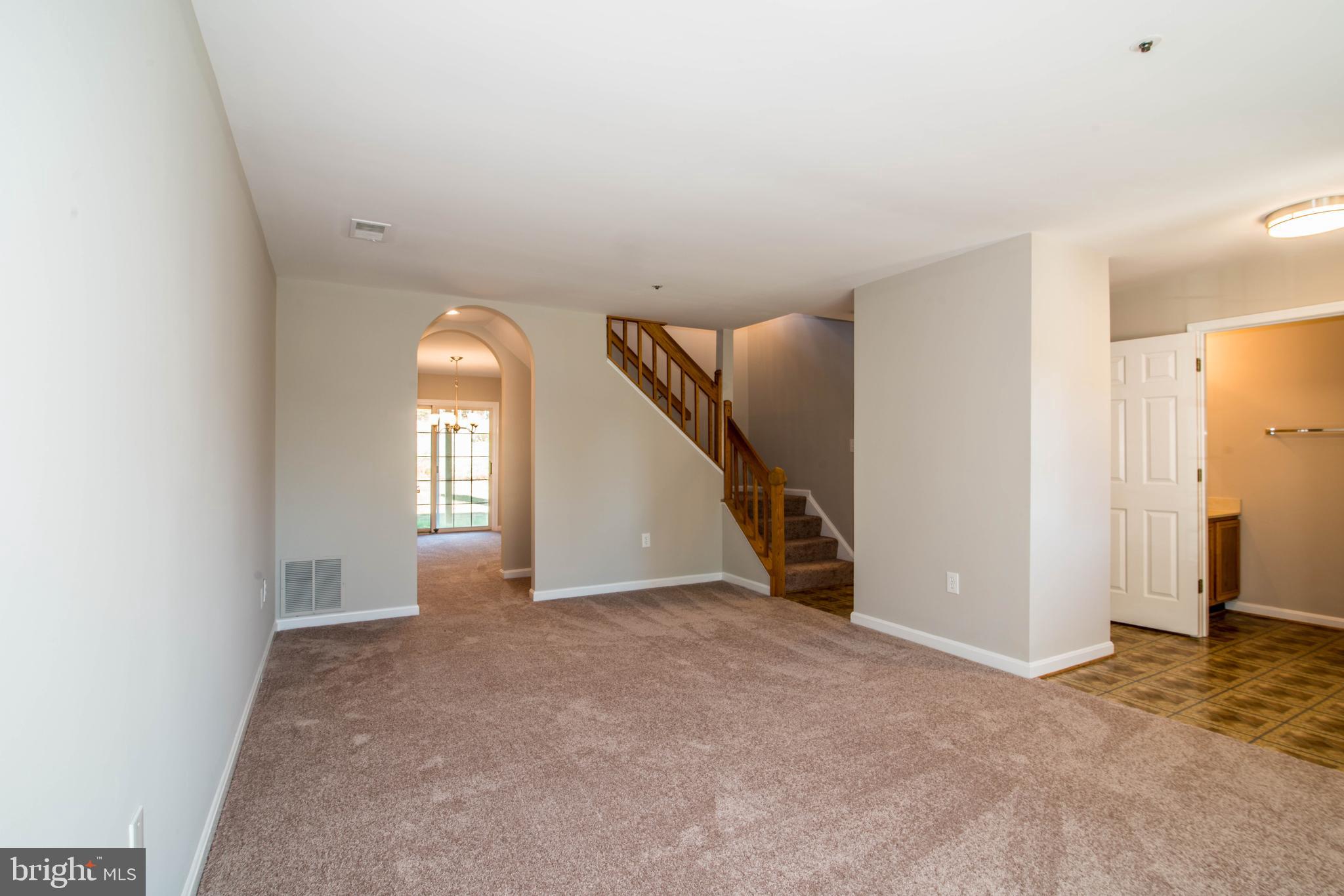 9220 Oregold Court Laurel, MD 20708 - Photo 8 of 36 Living Room