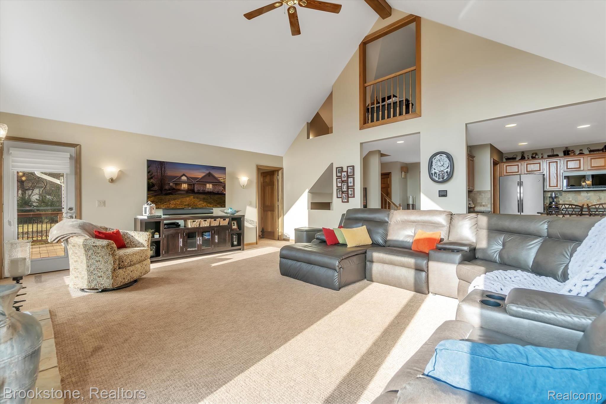 7474 Bennett Lake Road Fenton, MI 48430 - Photo 6 of 40 Look at all this space!