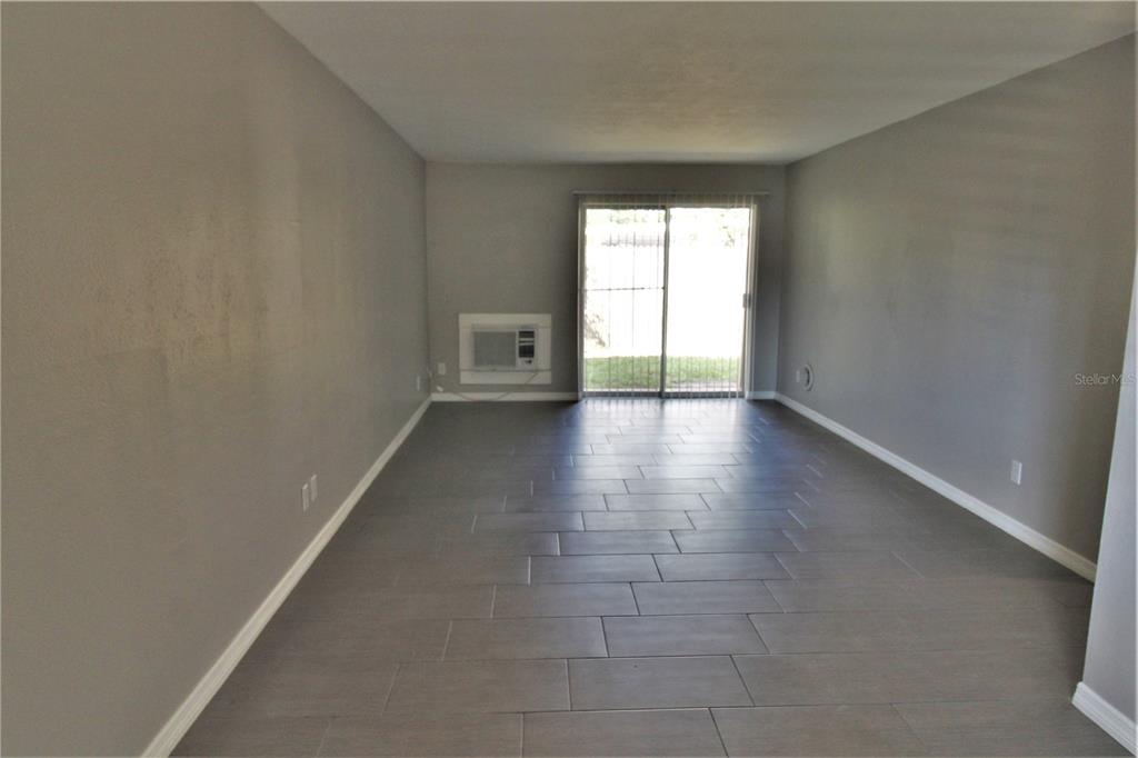 3001 Bee Ridge Road, Unit 113 Sarasota, FL 34239 - Photo 4 of 18