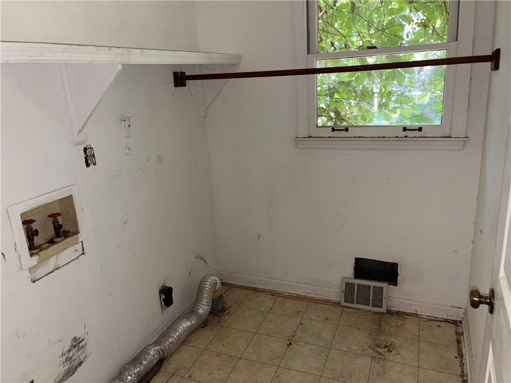 667 King Road Stone Mountain, GA 30088 - Photo 10 of 14