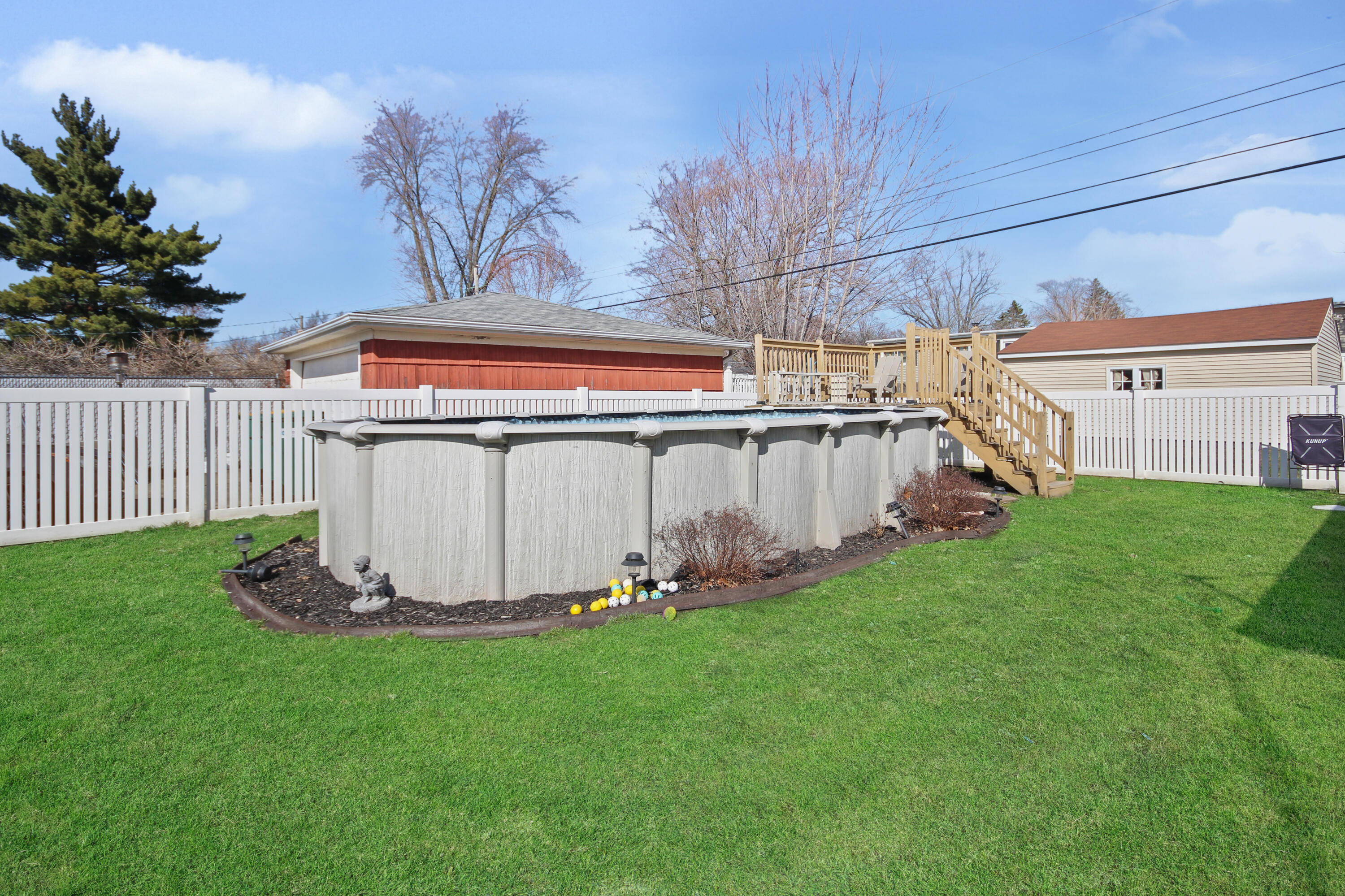 8213 Kooy Drive Munster, IN 46321 - Photo 19 of 23 3000x1999