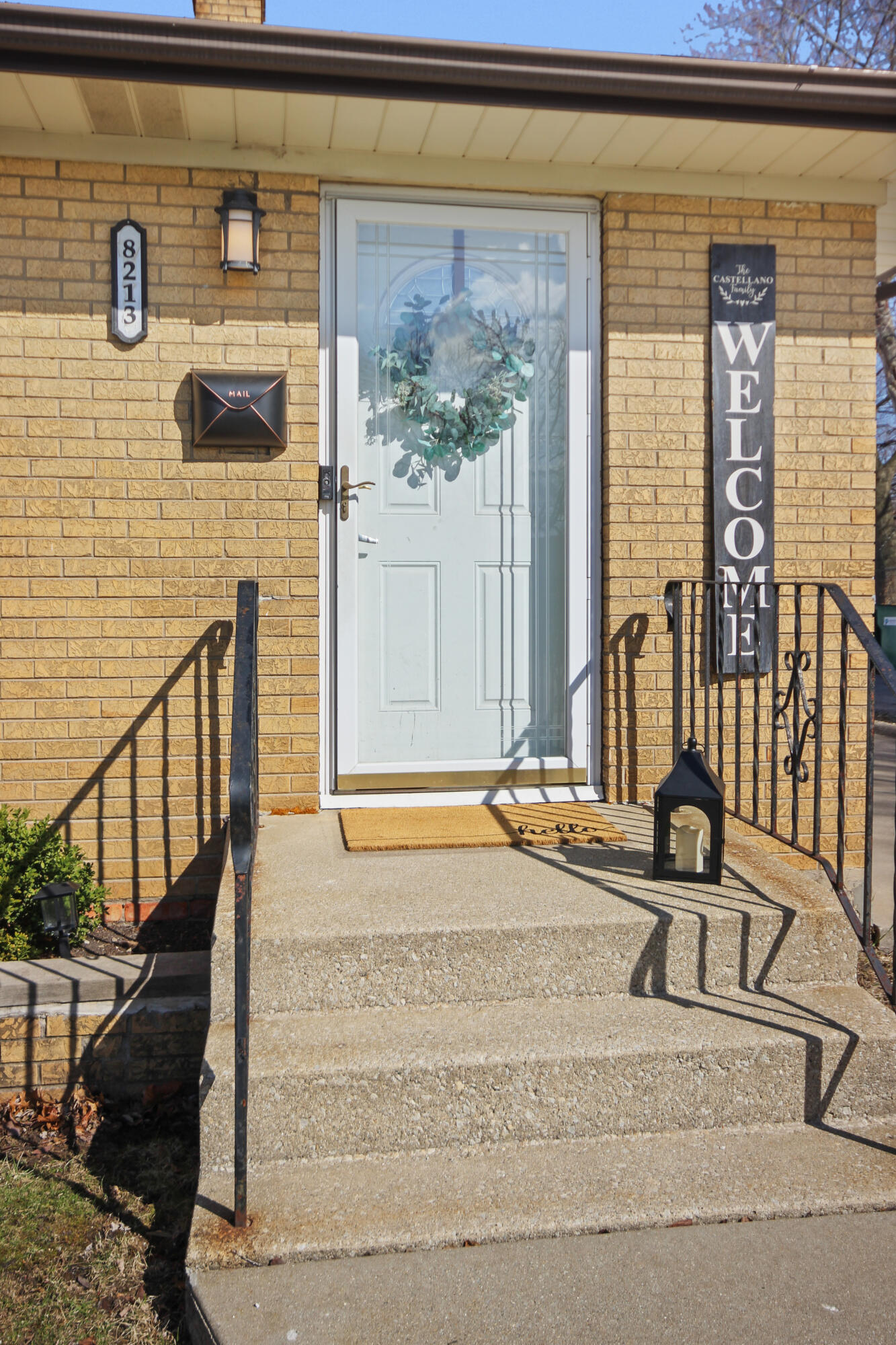 8213 Kooy Drive Munster, IN 46321 - Photo 4 of 23 1333x2000