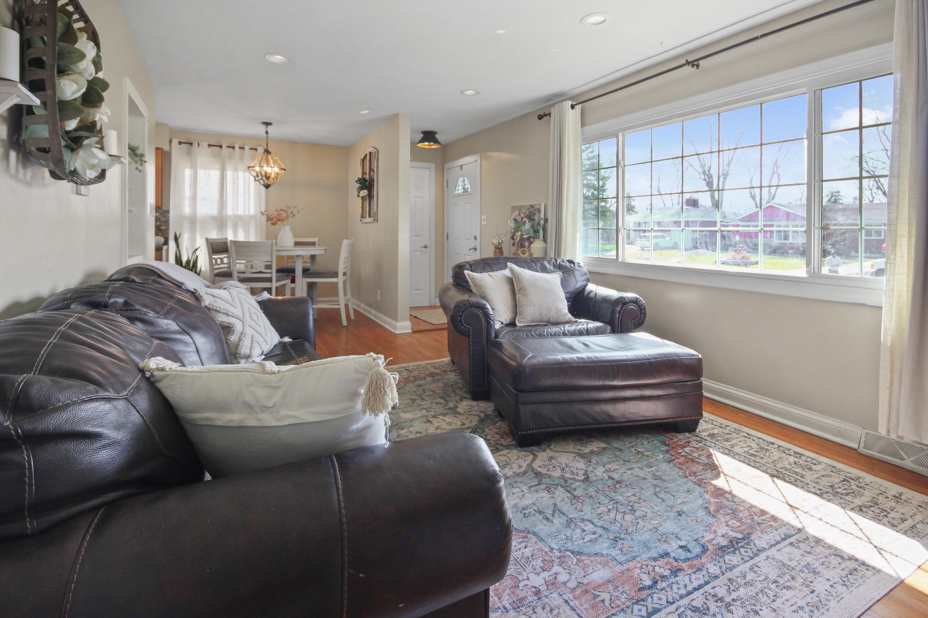 8213 Kooy Drive Munster, IN 46321 - Photo 5 of 23 3000x1999