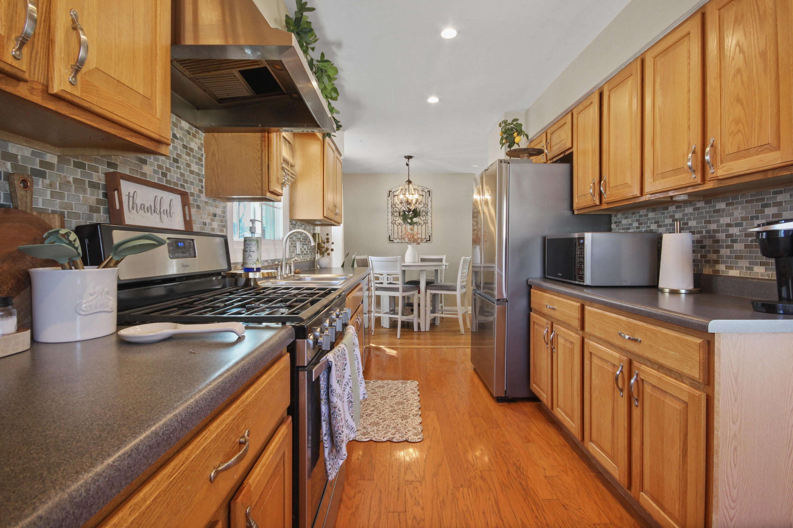 8213 Kooy Drive Munster, IN 46321 - Photo 9 of 23 3000x2000