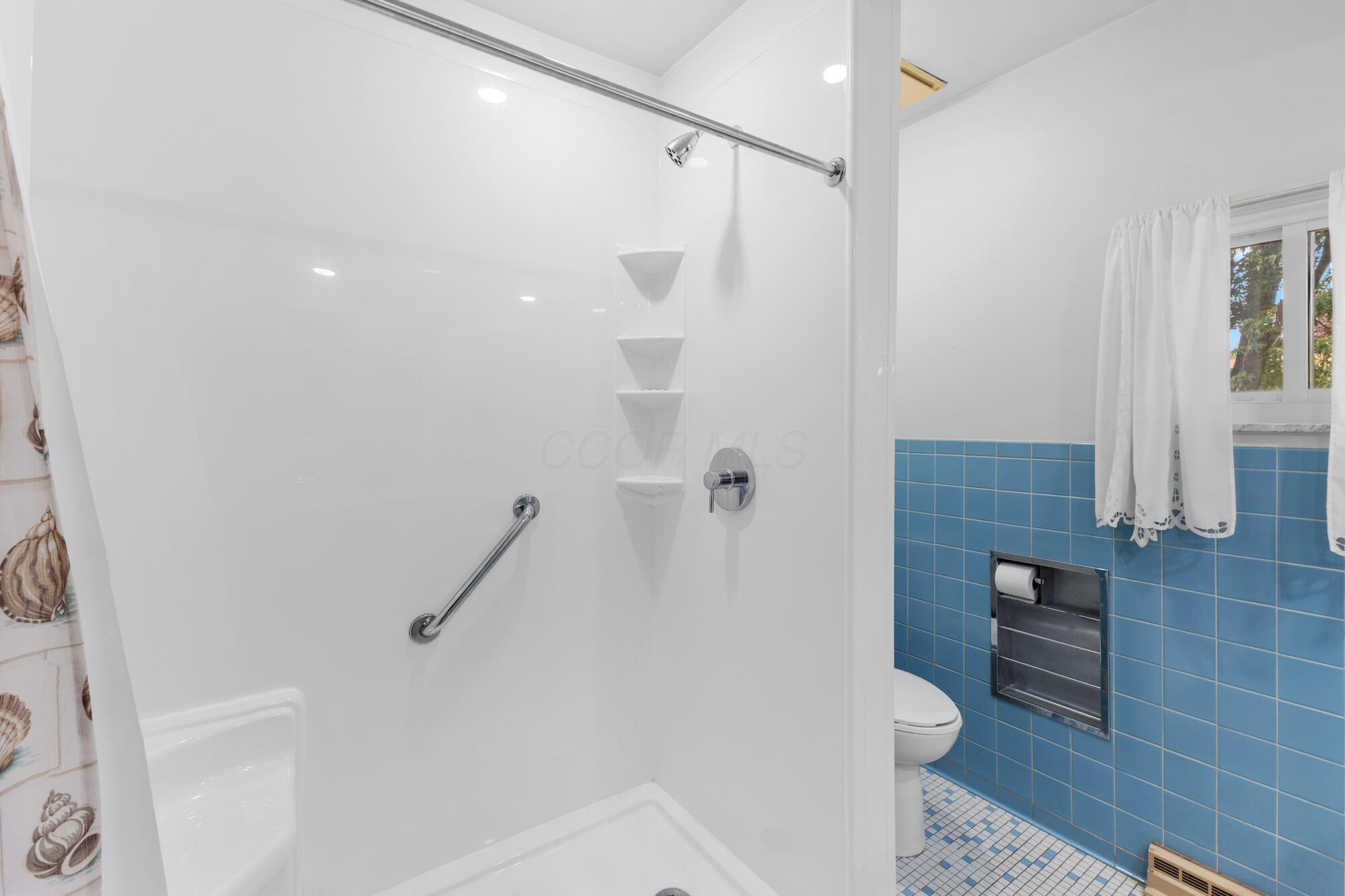 1120 Oakwood Road Marion, OH 43302 - Photo 20 of 57 Shower