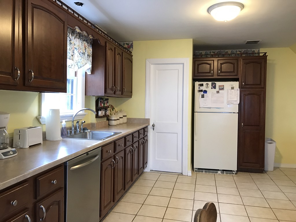 23 Dellwood Road Worcester, MA 01602 - Photo 2 of 25 Gallery Image 2