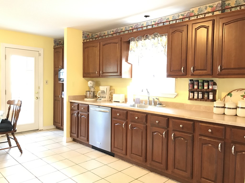 23 Dellwood Road Worcester, MA 01602 - Photo 7 of 25 Gallery Image 7