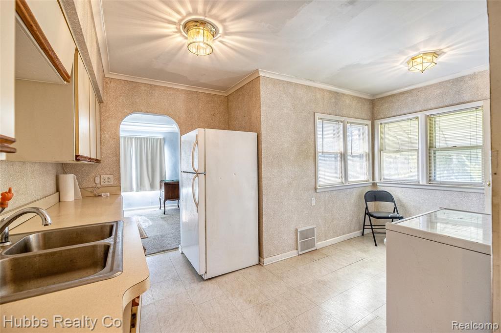 5305 Lapeer Road Burton, MI 48509 - Photo 30 of 59 Gallery Image 30