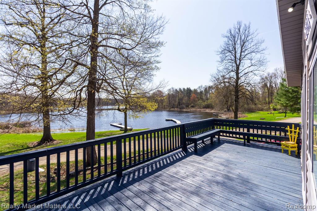 2543 Henry Road Lapeer, MI 48446 - Photo 2 of 30
