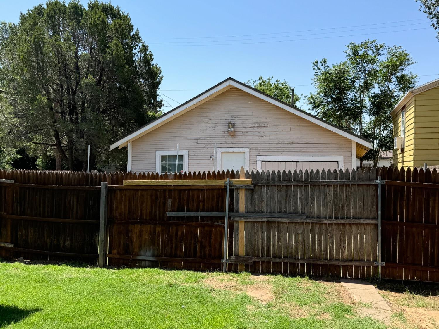 2319 15th Street Lubbock, TX 79401 - Photo 2 of 7 Photo 2