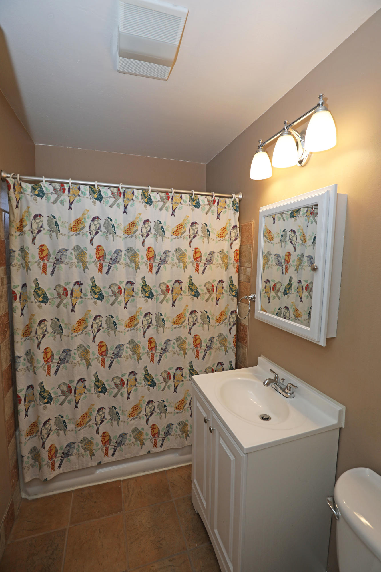 670 Ripley Street Santa Barbara, CA 93111 - Photo 12 of 23 Hall bath