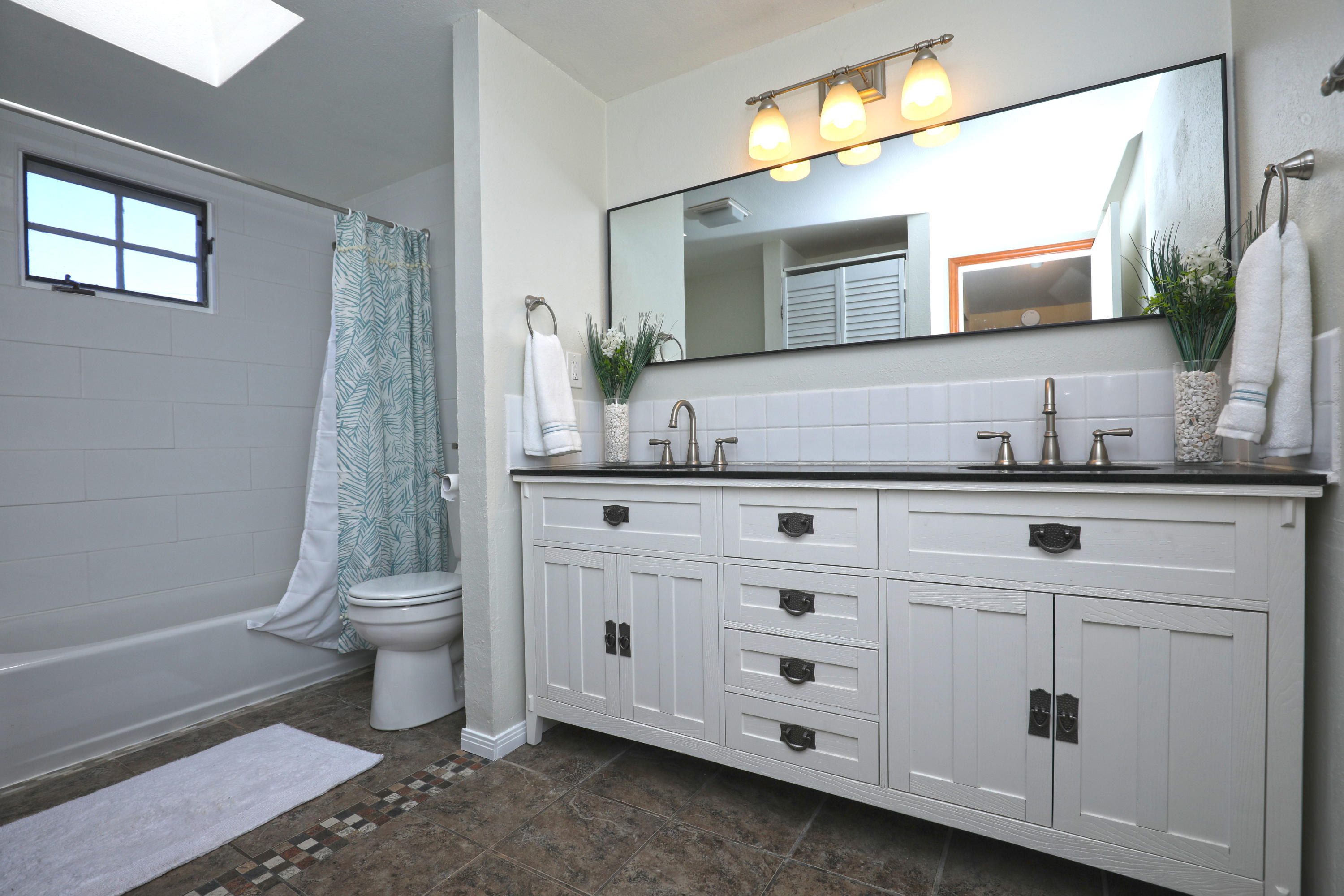 670 Ripley Street Santa Barbara, CA 93111 - Photo 18 of 23 Upstairs Master bath
