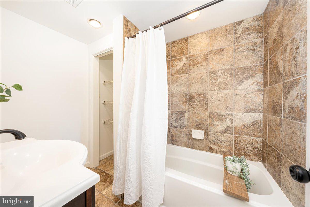 78 South Ralph Street Westminster, MD 21157 - Photo 13 of 34 Primary full bath