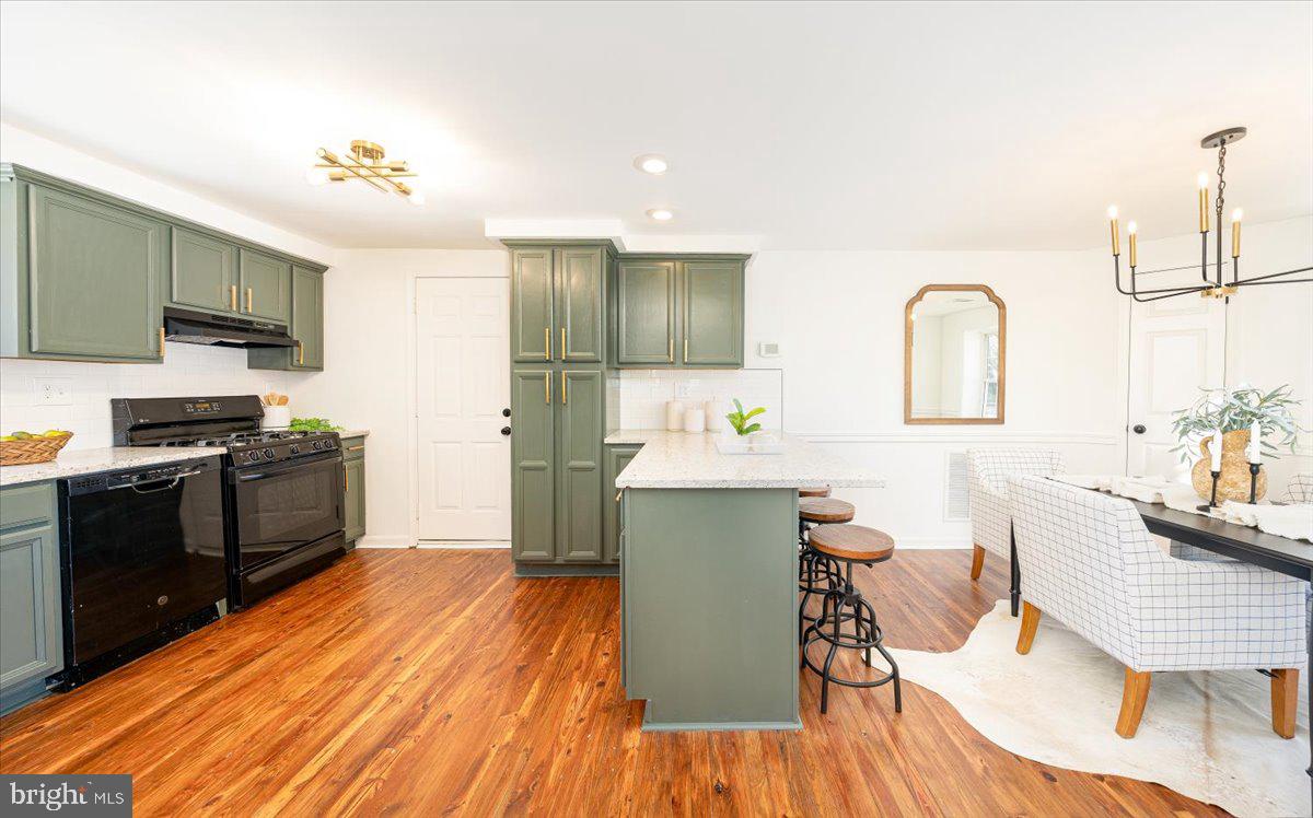 78 South Ralph Street Westminster, MD 21157 - Photo 2 of 34 Bright kitchen with newly refinished solid hardwd