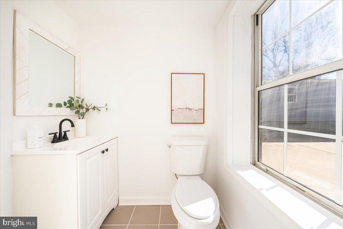 78 South Ralph Street Westminster, MD 21157 - Photo 21 of 34 main level powder room