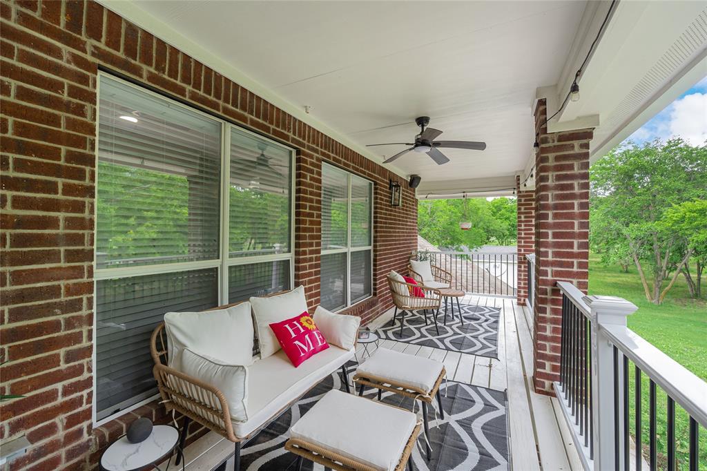 135 Kirkpatrick Road Ennis, TX 75119 - Photo 28 of 40 a outdoor living space with patio furniture and garden view