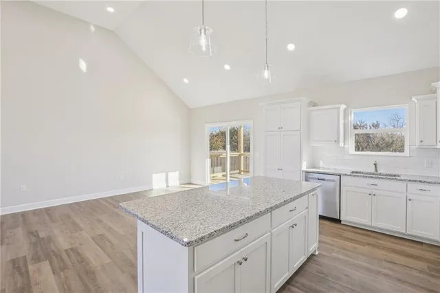 $385,000 | 323 Northeast 51st Road, Warrensburg, MO 64093