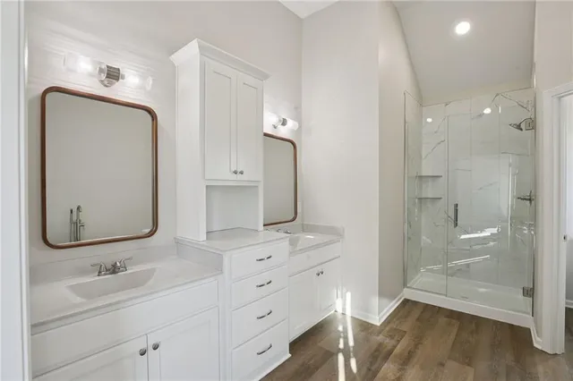 $385,000 | 323 Northeast 51st Road, Warrensburg, MO 64093