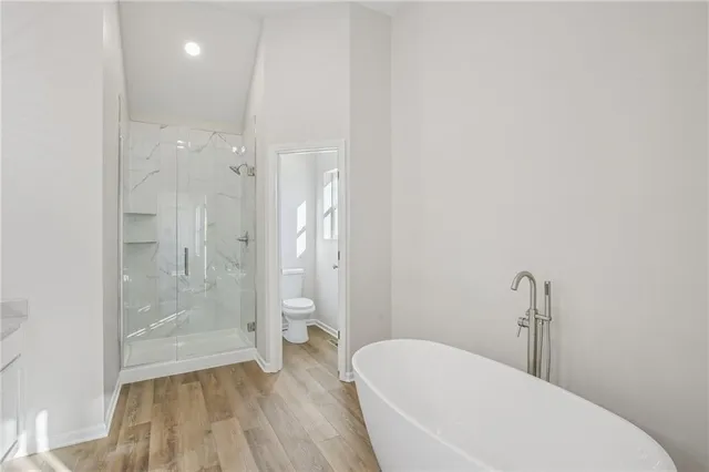 $385,000 | 323 Northeast 51st Road, Warrensburg, MO 64093