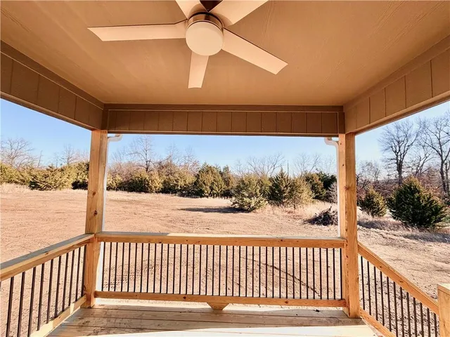 $385,000 | 323 Northeast 51st Road, Warrensburg, MO 64093