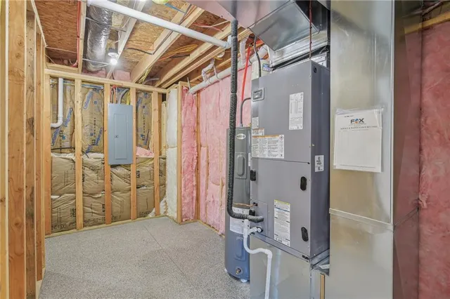 $385,000 | 323 Northeast 51st Road, Warrensburg, MO 64093