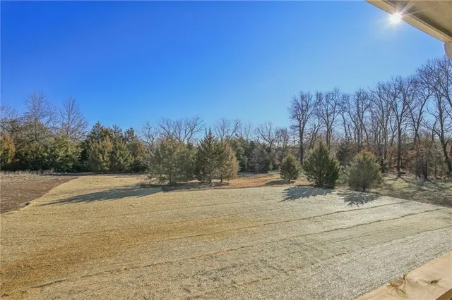 $385,000 | 323 Northeast 51st Road, Warrensburg, MO 64093