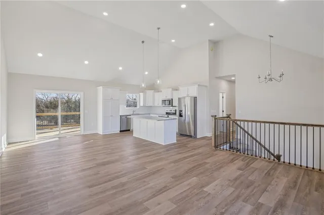 $385,000 | 323 Northeast 51st Road, Warrensburg, MO 64093