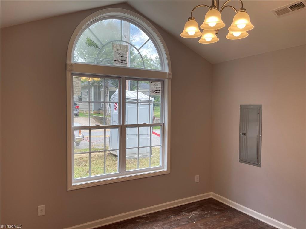 302 Park Street High Point, NC 27260 - Photo 5 of 26