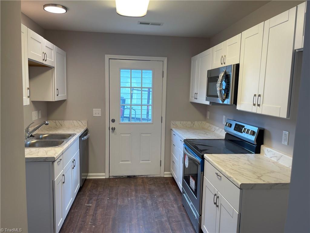 302 Park Street High Point, NC 27260 - Photo 8 of 26