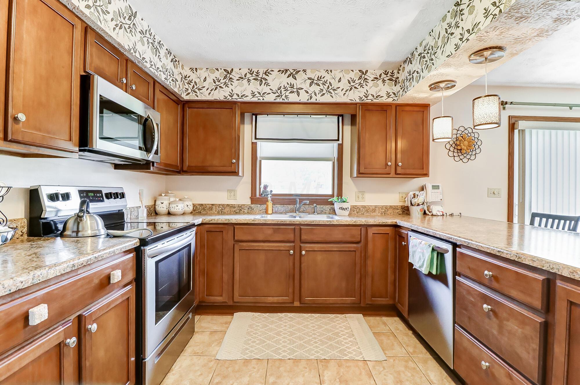 1000 Forest Hills Road Heath, OH 43056 - Photo 14 of 48 Kitchen