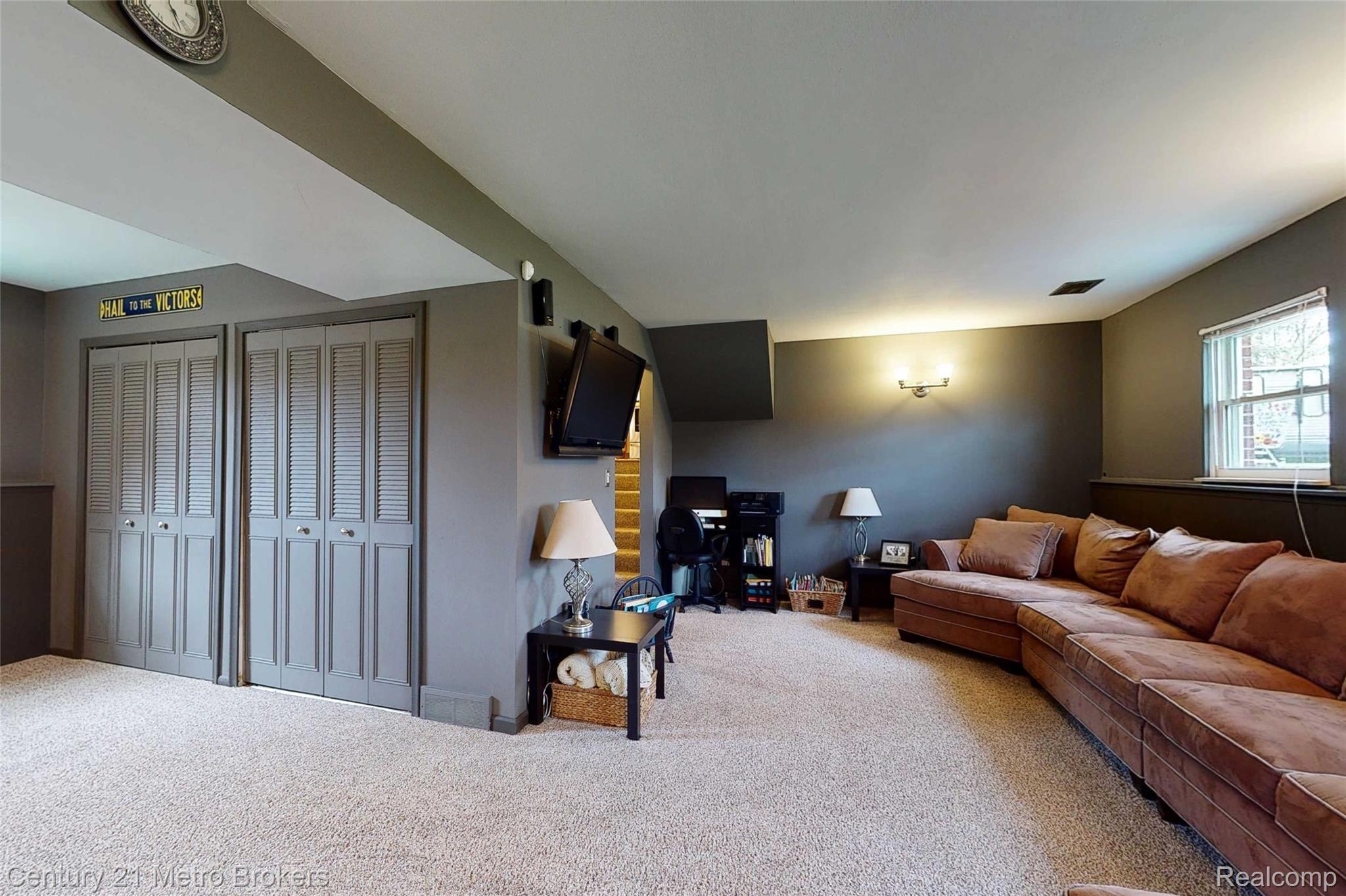 8384 Fenton Road Grand Blanc, MI 48439 - Photo 20 of 48 8384-Fenton-Rd-29 Family Room.jpg