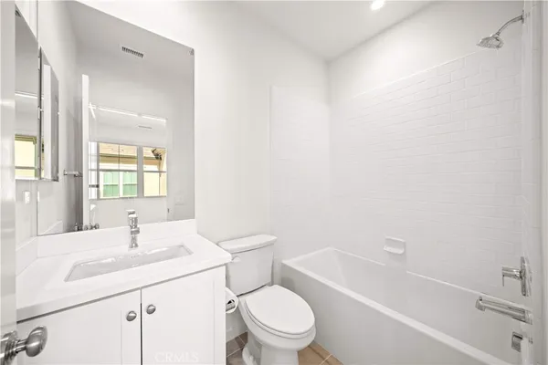 $1,598,000 | 136 Newburry, Irvine, CA 92618