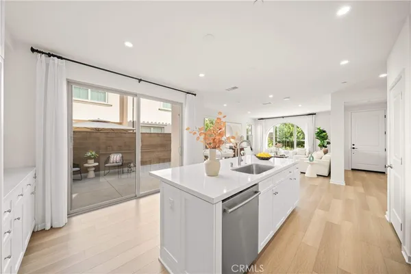 $1,598,000 | 136 Newburry, Irvine, CA 92618