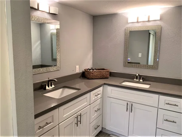 $3,900 | 105 Birdie Drive, The Hills, TX 78738