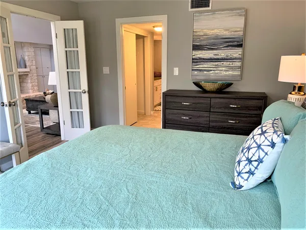 $3,900 | 105 Birdie Drive, The Hills, TX 78738