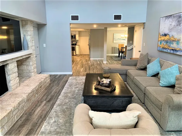 $3,900 | 105 Birdie Drive, The Hills, TX 78738