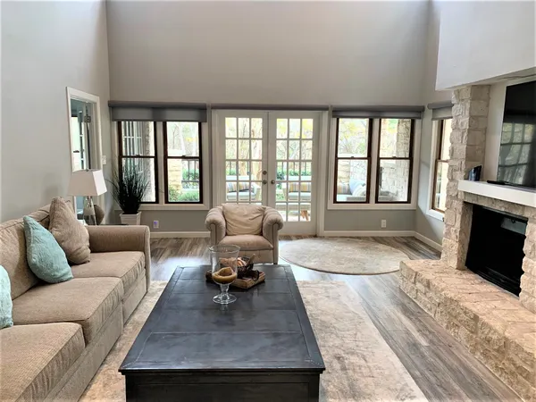 $3,900 | 105 Birdie Drive, The Hills, TX 78738