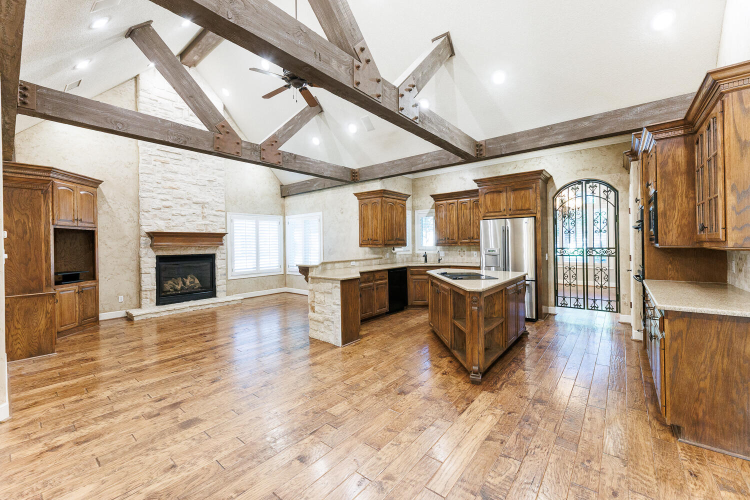 9809 Topeka Avenue Lubbock, TX 79424 - Photo 22 of 87 Kitchen
