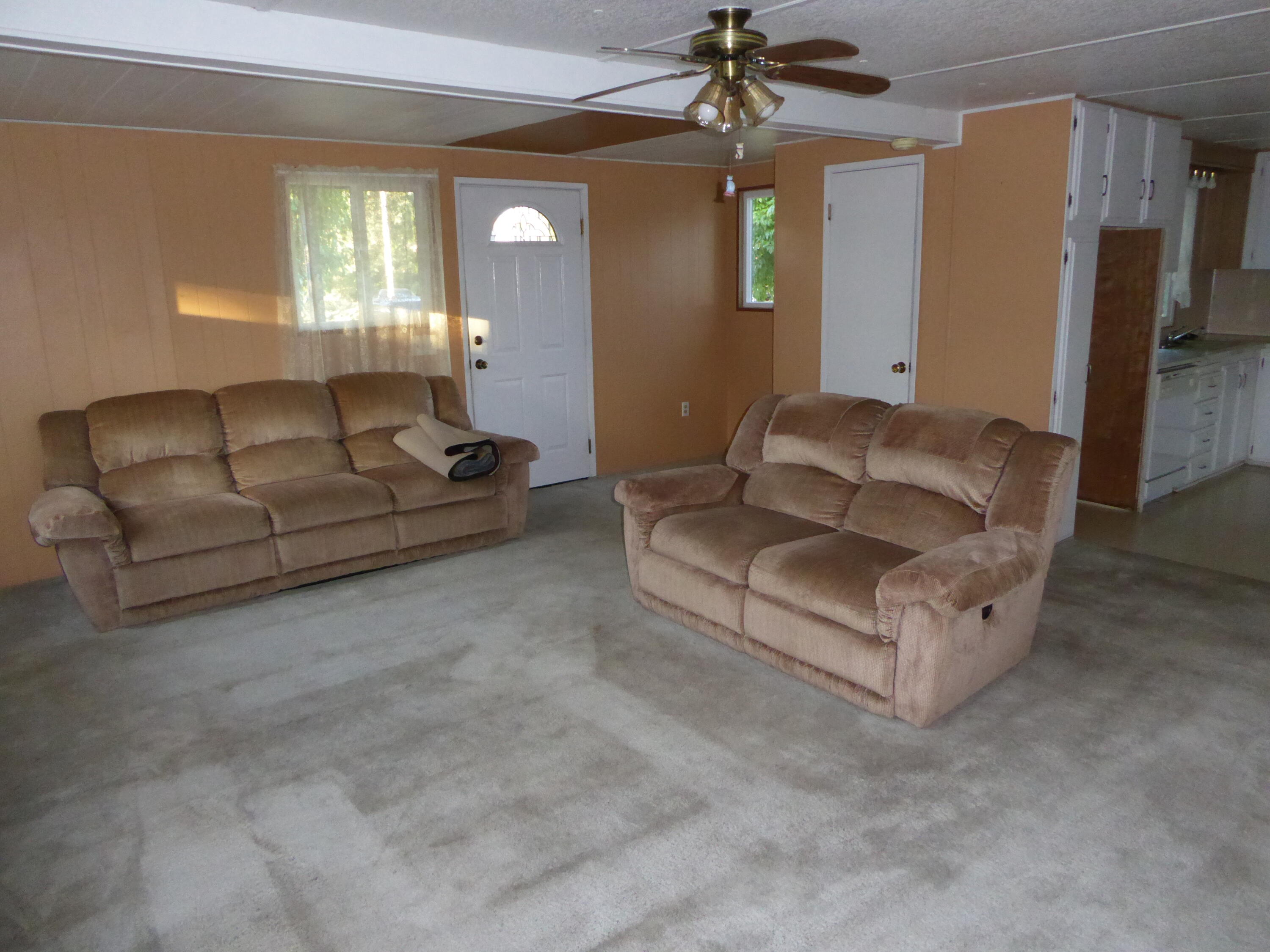 3350 Santa Rosa Way, Unit NONE Redding, CA 96003 - Photo 25 of 58 Living Room_4