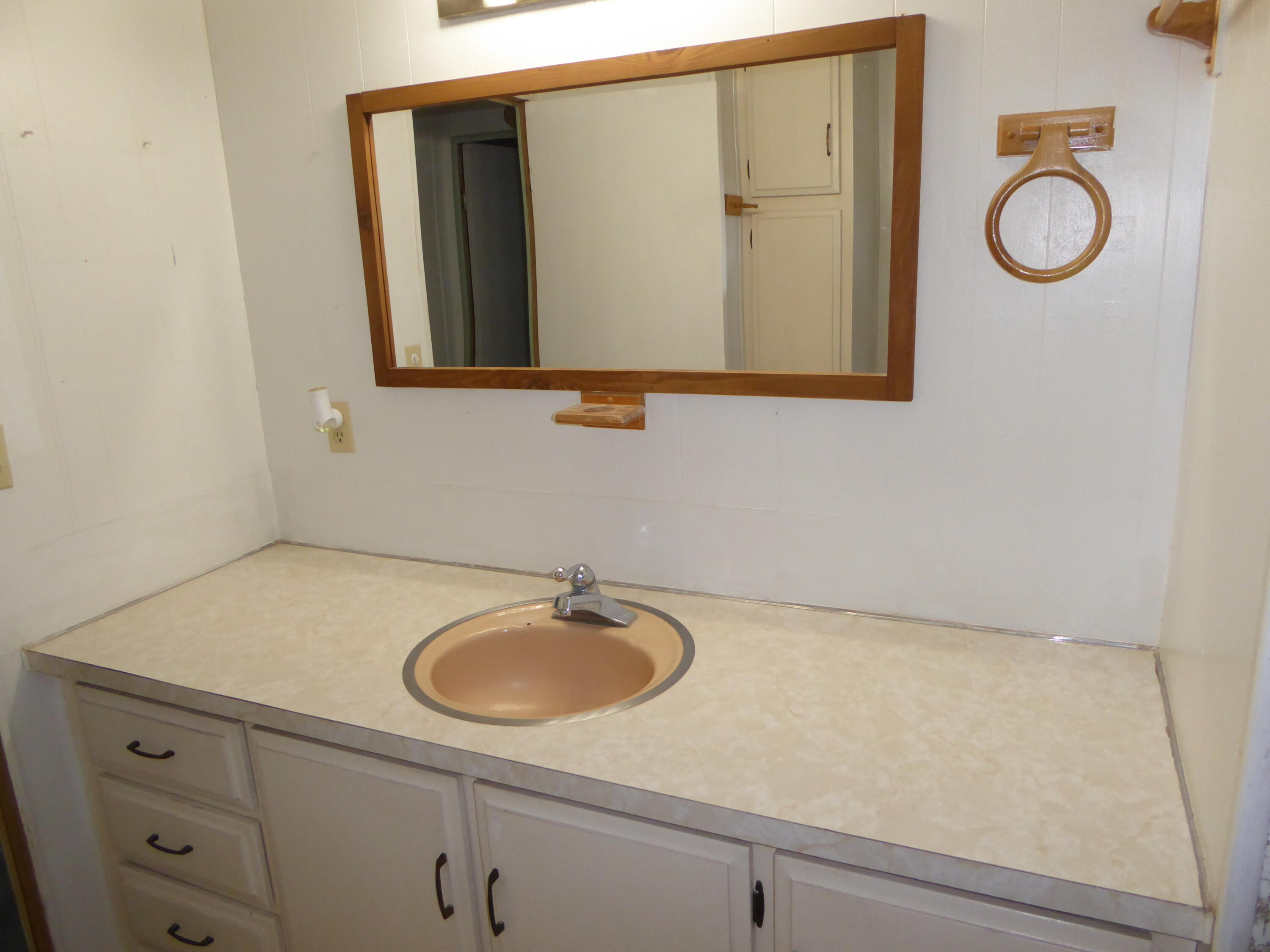 3350 Santa Rosa Way, Unit NONE Redding, CA 96003 - Photo 38 of 58 Bathroom_3
