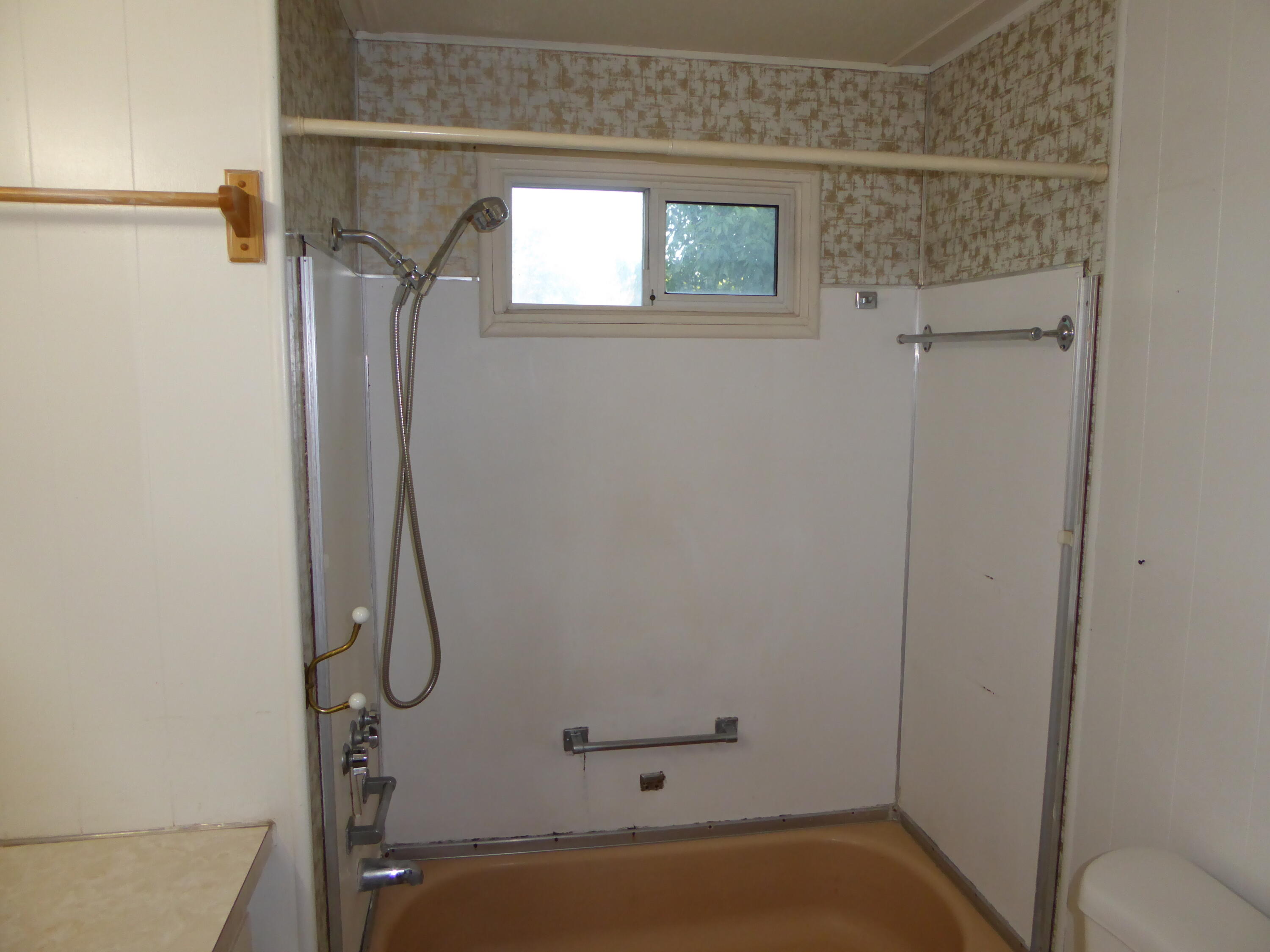 3350 Santa Rosa Way, Unit NONE Redding, CA 96003 - Photo 39 of 58 Bathroom_7