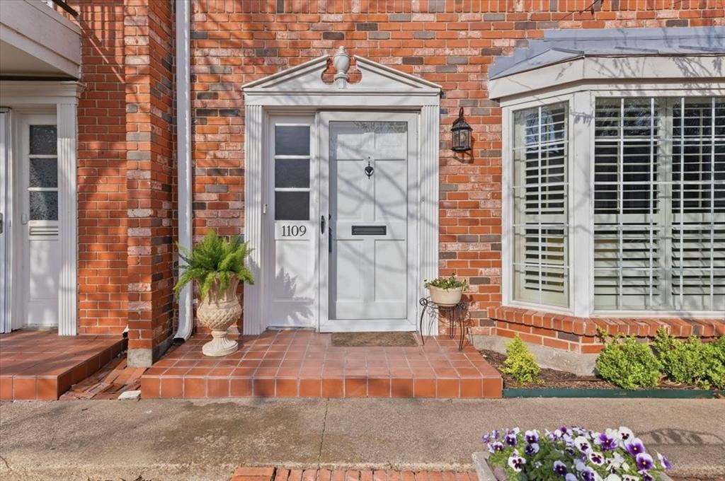 1109 Roaring Springs Road, Unit 1109 Fort Worth, TX 76114 - Photo 3 of 35 a front view of a building