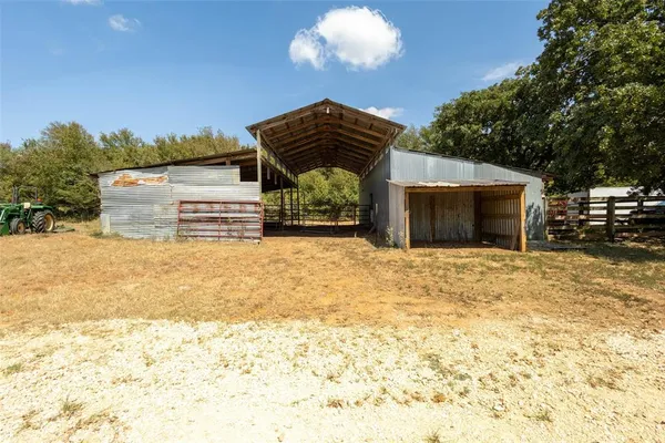 a view of outside area