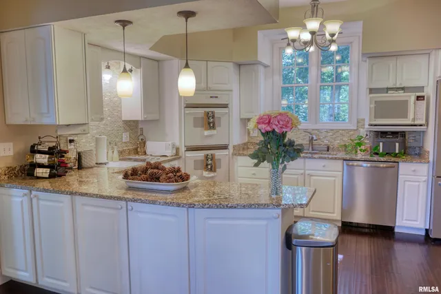 $695,000 | 267 Brian Avenue, Murphysboro, IL 62966