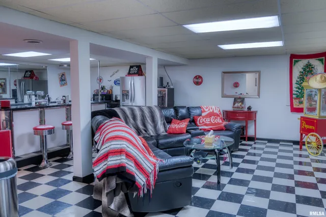 $695,000 | 267 Brian Avenue, Murphysboro, IL 62966