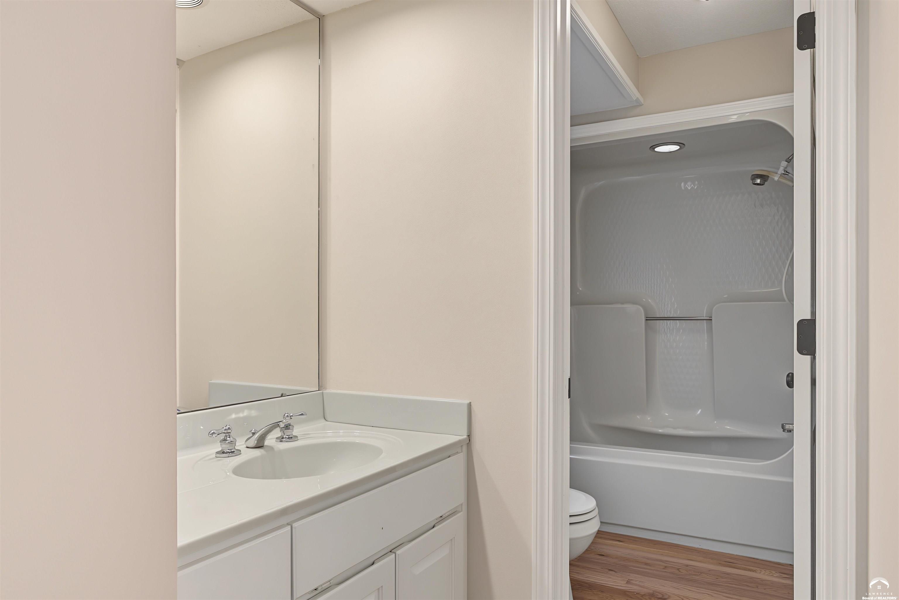 1071 East 1400th Road Lawrence, KS 66046 - Photo 28 of 64 Gallery Image 28