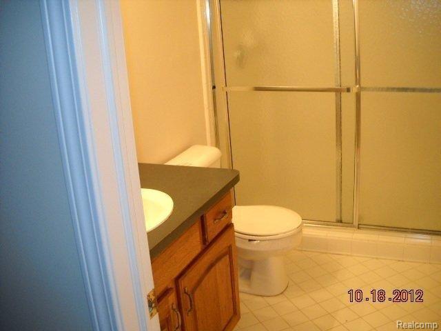 MASTER BATH.jpg